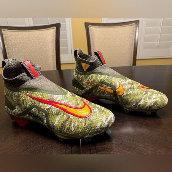 New Nike x Travis Kelce Alpha Menace Elite 3 Camo Football